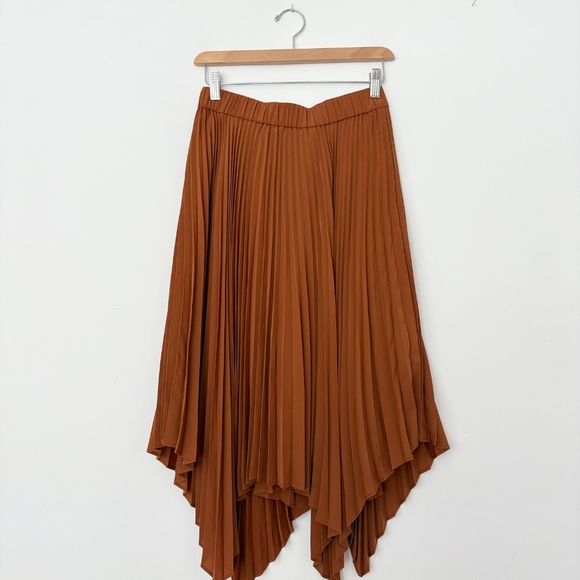 SOLD-JW Anderson X Uniqlo asymmetric pleated skirt - Picture 9 of 9